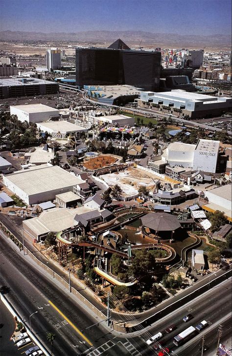 Amusement park at MGM Grandpa Indoor Amusement Parks, Mgm Grand Las Vegas, Vegas Attractions, Fremont Street Experience, Old Vegas, Adventure Theme, Mgm Grand, Roller Coasters, Roller Coaster Ride