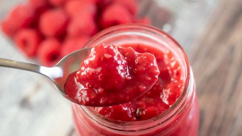 Best Homemade Raspberry Pie Filling For All Of Your Favorite Desserts Raspberry Pie Filling Recipes, Diy Pie, Berry Pie Filling, Homemade Blueberry Syrup, Raspberry Pie Filling, Baked Cinnamon Apples, The Best Cheesecake, Pie Filling Recipes, Cheesecake Toppings