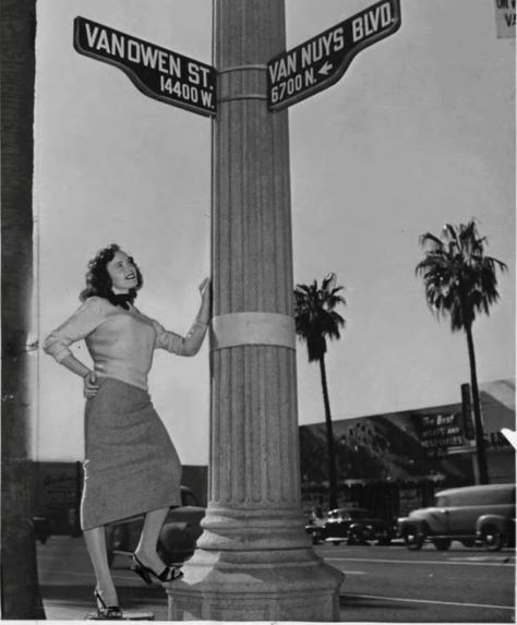 Vanowen and Van Nuys Blvd, 1958 Van Nuys California, Old Los Angeles, Ca History, Canoga Park, California History, Historical People, San Fernando Valley, Vintage Los Angeles, Van Nuys