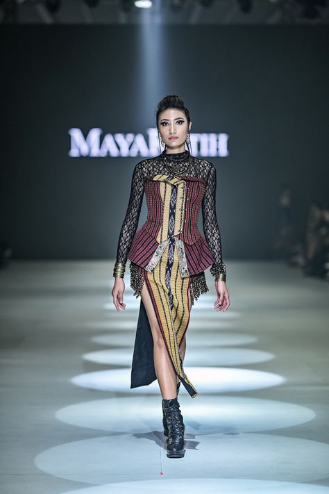 Creating elegant wearable couture pieces from traditional East Nusa Tenggaran weaved fabrics, Maya Ratih pays respect to its sacred long history as well as the immaculate fit. #FashionContinuum #BridgingGenerations #JakartaFashionWeek2024 #JFW2024 #WeAreJFW Jakarta Fashion Week, Fashion Week 2024, Long History, Fashion Fashion, Jakarta, Fashion Week, Couture, History, Fashion Design