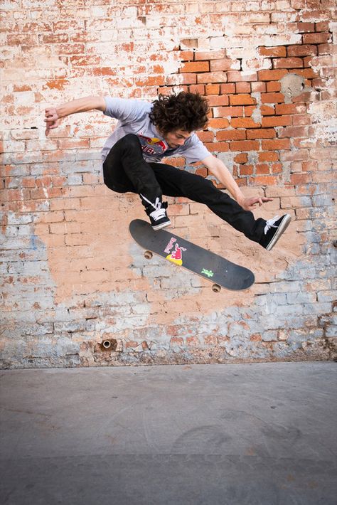 Torey Pudwill is one of my favorite people... Kick Flip, Skateboard Pictures, Skate And Destroy, Skateboard Photography, Longboard Skateboard, Skate Art, 3d Street Art, Wow Art, Skate Park