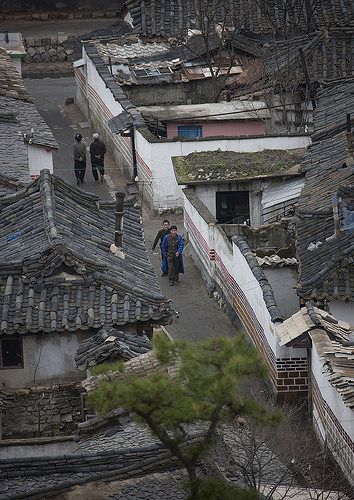 High angle view of the Korean houses in the old town, Nort… | Flickr North Korean Architecture, Old Korean House, Korean Houses, Korean Town, Korean House, Environment Photography, Shanty Town, Eric Lafforgue, Korean History