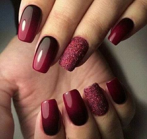 Bordó, őszies körmök Maroon Nail Designs, Burgundy Nail Designs, Ombre Nail Art Designs, Maroon Nails, Ombre Nails Glitter, Nail Art Ombre, Burgundy Nails, Black Nail, Fall Nail Colors