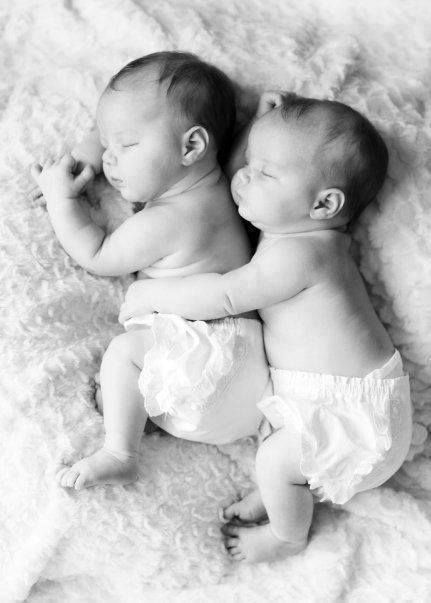 Newborn Twin Photos, Twin Baby Photography, Prego Pics, Twin Baby Photos, Photo Bb, Twin Photography, Twin Baby Boys, Baby Fotografie