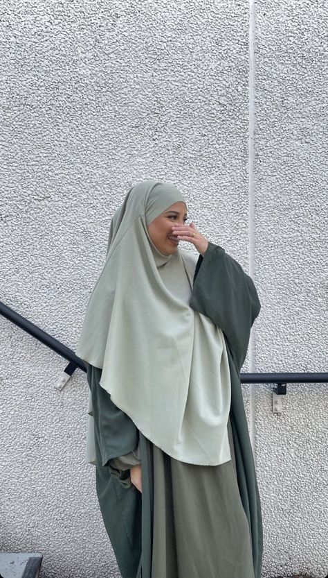 Khimar Style, Islamic Modest Fashion, French Khimar, Modest Outfits Muslim, Muslimah Style, Estilo Hijab, Street Hijab Fashion, Modern Hijab Fashion, Muslim Outfits Casual