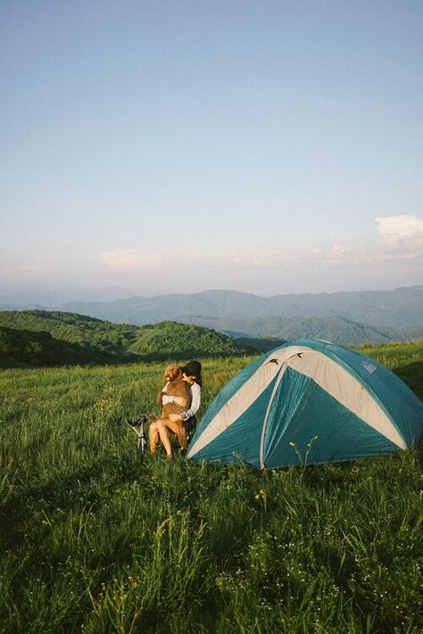 North Carolina Lifestyle, Camping North Carolina, Hiking North Carolina, Camping Astethic, Nc Aesthetic, North Carolina Living, North Carolina Camping, Max Patch Nc, North Carolina Aesthetic