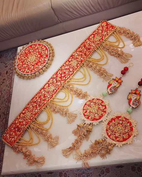 Diy Bandanwar, Bandanwar Design, Flower Toran, Toran Designs, Toran Design, Ganpati Decoration Theme, Diwali Crafts, Door Toran, Handmade Decorative Items