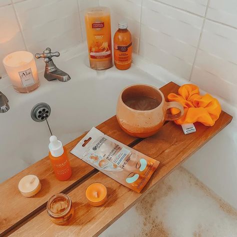 @chloblogs shared a photo on Instagram: “𝐎𝐑𝐀𝐍𝐆𝐄 𝐕𝐈𝐁𝐄𝐒 🧡 🛁 🕯  This colour palette is making me extremely excited for the autumn season. 🍂  @bathboards *GIFTED PRODUCT* [CHLO10 for…” • Aug 12, 2020 at 5:37pm UTC Books Autumn, Baking Fall, Autumn Books, Imperial Leather, Bath Aesthetic, Autumn Skincare, Fall Shoot, Detox Bath, Spa Night