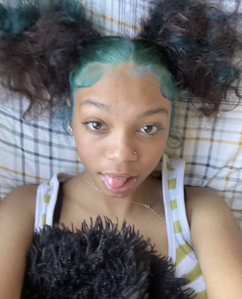 Adore Hair Dye, Peekaboo Hair Colors, Hair Stripes, Mixed Curly Hair, Peekaboo Hair, Turquoise Hair, Quick Natural Hair Styles, Dyed Hair Inspiration, Cute Box Braids Hairstyles