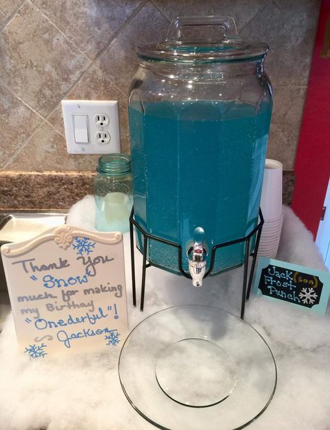 Winter Onederland Party Chili Bar, Winter Onederland Drink Ideas, Snow Flake Birthday Party Ideas, Winter Onederland Birthday Party Blue And Purple, Winter Wonderland Birthday Snacks, Snowflake Theme Birthday Party, Snow Fun To Be One Birthday, 1st Birthday Party Food Ideas Winter, Winter Onederland Games