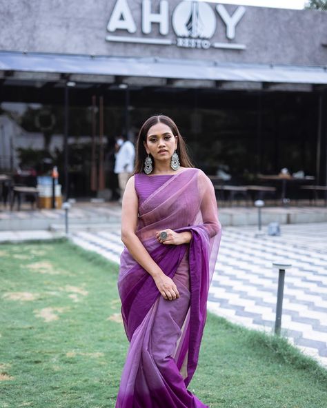 CYNOSURE on Instagram: “Riad - Look 3 - Purples of A Souk Saree - Organza Saree in ombre purple paired with a simple, yet sophisticated thread-lines blouse. -…” Ombre Organza Saree, Ombre Saree, Saree Organza, Ombre Purple, Pure Georgette Sarees, Saree Trends, Stylish Sarees, Purple Ombre, Organza Saree