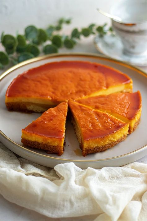 Vanilla Flan Cake (Easy Classic Recipe) Vanilla Flan Cake, Vanilla Flan Cake Recipe, Impossible Cake, Vanilla Flan, Flan Cake, Vanilla Sponge Cake, Flan Recipe, Homemade Caramel Sauce, Rich Desserts