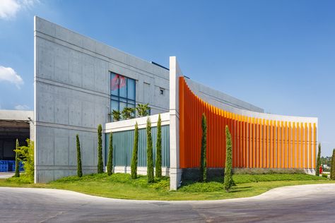 © Ali Kabas Photography School Facade, Elementary School Architecture, Administrative Building, School Buildings, Culture Center, School Building Design, Colour Architecture, Industrial Architecture, Architecture Design Drawing