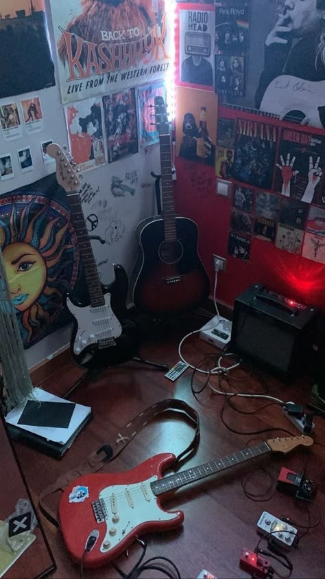 Electric Guitar Aesthetic Room, Metal Bedroom Aesthetic, Room Ideas Rockstar Gf, Guitarist Room Aesthetic, Gracelyn Core, Krill Yourself, Rockstar Room Aesthetic, Grunge Band Aesthetic, Alt Rock Aesthetic