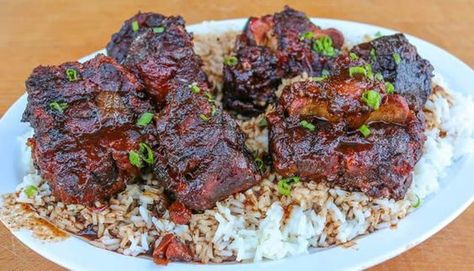 Smoked Beef Oxtails Recipe cooked outside on the grill Oxtail Curry, Smoked Oxtails, Uds Smoker, Oxtails Recipe, Beef Oxtail, Oxtail Recipe, Marbled Meat, On The Smoker, Oxtail Recipes