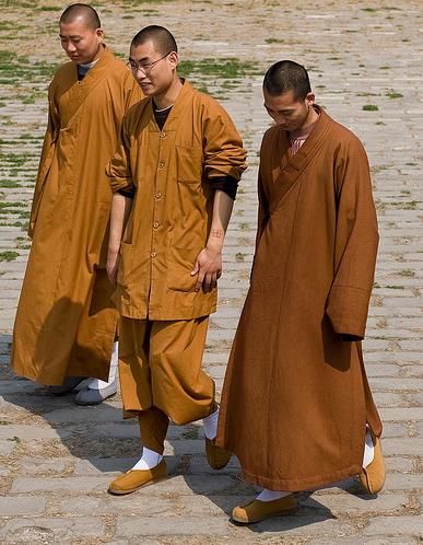 Monk Inspired Fashion, Monk Fashion, Buddhist Clothing, Tibetan Clothing, Nomad Clothing, Arab Men Fashion, Japanese Mens Fashion, Sci Fi Clothing, Techno Fashion