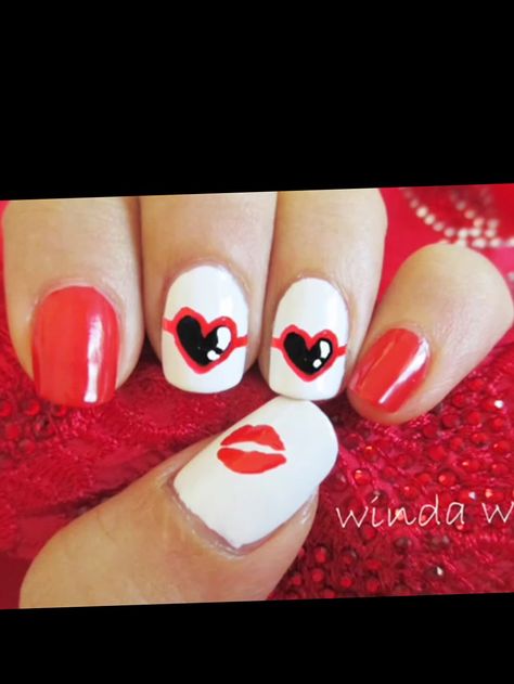 Red Era Nails Taylor Swift, Taylor Swift Themed Nails, Taylor Swift 22 Music Video, Taylor Swift Eras Birthday Party, Taylor Swift Nail Ideas, Taylor Swift Nail Art, 22 Music Video, Eras Nails, Bolo Taylor Swift