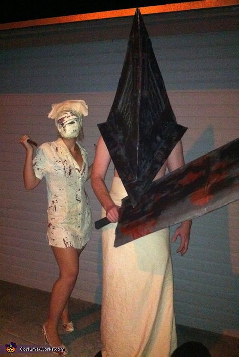 Silent Hill Costumes -this is cool but i feel like it would be a nuisance after the first like 30 mins :P Silent Hill Costume, Silent Hill Nurse Costume, Unique Diy Costumes, Costumes Unique, Silent Hill Nurse, Mccalls Patterns Dress, Costumes For Couples, Couples Cosplay, Costume Works