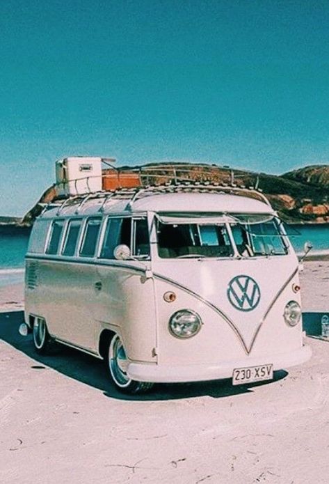 ✰P I N T E R E S T : @annaxlovee✰ Vw Minibus, Van Volkswagen, Kombi Motorhome, Van Vw, Volkswagen Camper Van, Volkswagen Vans, Image Moto, Kombi Home, Volkswagen Van