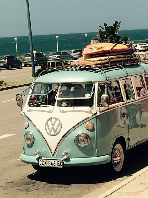 Old Vw Bus, Combi Hippie, Vw Kampeerwagens, Vw Minibus, Vw California Beach, Kombi Motorhome, Sandakan, Volkswagen Van, Vintage Vw Bus