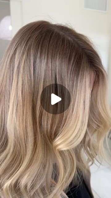 SCOTTSDALE BLONDE BALAYAGE on Instagram: "Double weave technique + lowlight 
Say what…Who am I? 
If you know me well enough you know I despise low-lighting. It’s something that I was never GREAT at something I hated admitting to because we all know in the hair industry we like to be good at everything right? Hard pill to swallow. That’s how I came up with my reverse balayage technique which is killer in its own way. But I really wanted to learn how to master this, because when it is done correctly it’s so beautiful. I’ve been stepping out of my comfort zone in 2023 focusing on new techniques things I could be better at and honestly I’m pretty damn proud of my self. 🔥

What are some techniques or goals you have for yourself in 2023 you want to master at ? 

Lowlight @redken 9NB 9NW 9N 
Roo Balayage Technique Step By Step, Reversed Balayage, Reverse Balayage Blonde, Reverse Balayage Before And After, Reverse Balayage Blonde To Brown, Balayage Before And After, Reverse Balayage, Balayage Technique, Double Weave