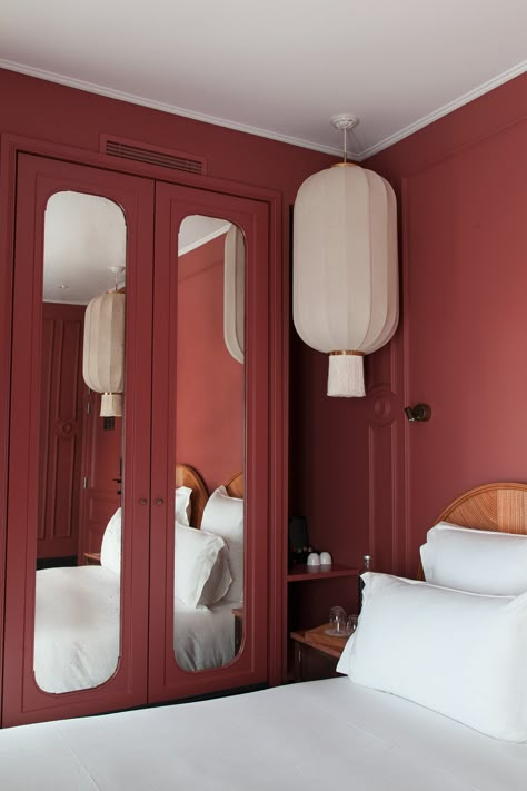 Interior Hotel, Hotel Inspiration, 아파트 인테리어, Red Walls, Hotel Interior, Hotel Decor, Contemporary Bedroom, Hotel Design, Hotels Design