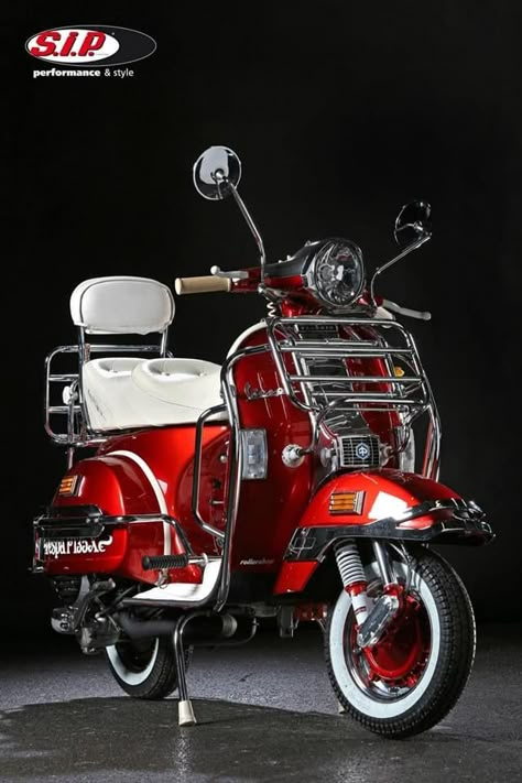 Vespa Vintage Italy, Vintage Moped, Classic Scooter, Scooter 50cc, Classic Vespa, Retro Scooter, Scooter Custom, Two Wheeler, Mod Scooter