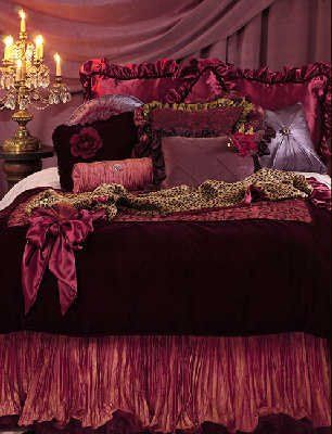 this is for me!!! gotta make it. soo luxurious. Purple And Red Bedroom, Dream Apartment Decor, Poster Bed, Redecorate Bedroom, Dream House Rooms, Dreamy Room, Dream Room Inspiration, Room Makeover Bedroom, Room Makeover Inspiration