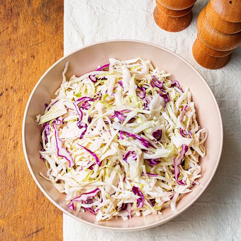 Jessica's Coleslaw Lake Recipes, Classic Coleslaw Recipe, Bbq Foods, Slaw Dressing, Boricua Recipes, Creamy Potato Salad, Cole Slaw, Slaw Recipes, Creamy Potato