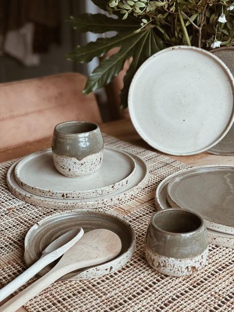 Mayco Mud Room Society | Mix & match 🌞 | Facebook Mayco Birch Glaze, Mayco Glaze, Pottery Decoration, Shino Glaze, Pottery Glaze, Speckled Clay, Ceramic Glaze, Pottery Glazes, Mud Room