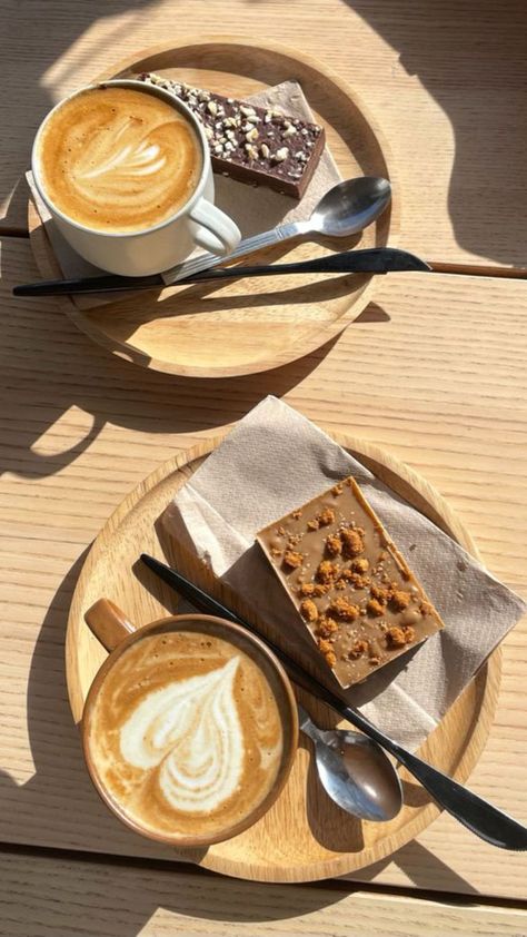 Friends Coffee Aesthetic, Coffee And Dessert Aesthetic, Cake And Coffee Aesthetic, Coffee And Cake Aesthetic, Coffee With Friends Aesthetic, Coffee Break Aesthetic, Aesthetic Coffee Date, Coffee Date Aesthetic, Coffee Dates Aesthetic