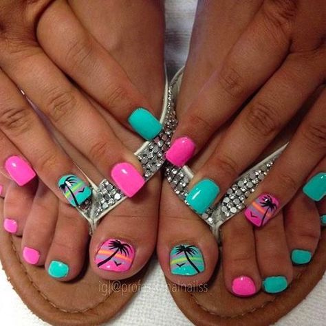 Nails Caribbean Vacation, Summer Nails 2024 Pedicure, Cruise Nail Ideas Short, Island Vacation Nail Ideas, Vacay Pedicure, Teal Vacation Nails, Tropical Pedicure Designs, Beach Nails Toes, Vacation Toenails