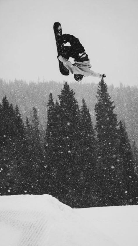 Shred into the perfect gifts for snowboarders! 🏂🎁 From high-performance gear to cozy accessories, elevate their snow adventures. ❄️🏔️💙 Like Snow We Fall, Snowboard Aesthetic, Snowboarding Photography, Snowboarding Aesthetic, Snow Season, Snow Board, Snowboarding Style, Snow Boarding, Sports Aesthetic