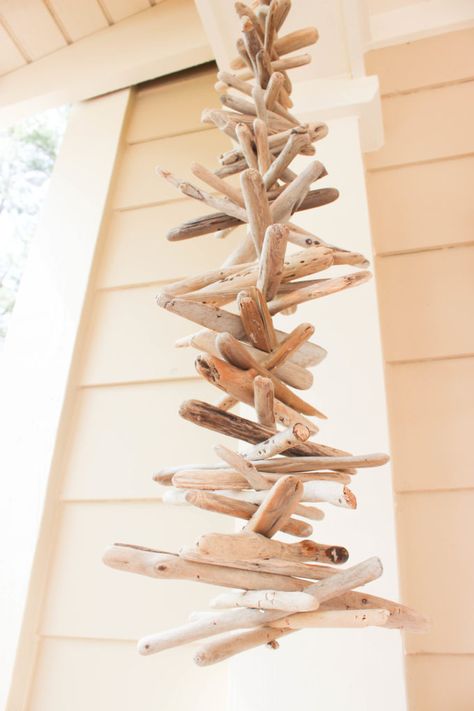 Driftwood Wind Chime In An Easy To Follow Tutorial Wind Chime Diy, Driftwood Christmas, Wooden Wind Chimes, Japanese Wind Chimes, Driftwood Mobile, Driftwood Christmas Tree, Deco Marine, Driftwood Diy, Driftwood Art Diy