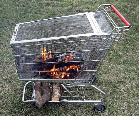 57 Inspiring DIY Fire Pit Ideas & Plans to Make S’mores with Your Family Upcycled Fire Pit, Diy Fire Pit Ideas, Fire Pit Plans, Fire Pit Gallery, Easy Fire Pit, Fire Pit Materials, Fire Pit Ideas, Fire Pit Ring, Cool Fire Pits