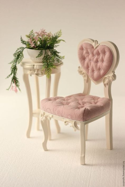 Crockery Design, Tiny Furniture, Cute Furniture, Ball Jointed Doll, Pinterest Room Decor, Miniature Rooms, Room Makeover Inspiration, Miniature Furniture, Shabby Chic Furniture