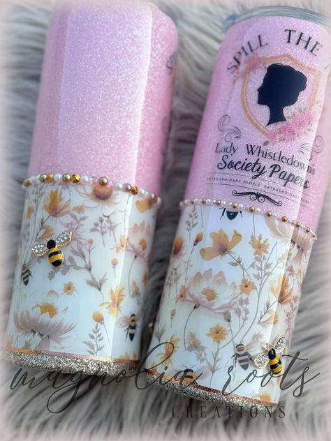 Bee Tumbler Ideas, Bedazzled Tumbler, Resin Tumbler Ideas, Cricket Cup, Epoxy Resin Tumbler, Custom Cup Ideas, Cup Business, Sublimation Tumbler Ideas, Bee Tumbler