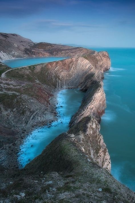 Beauty in all things... - A majestic view along the Jurassic coast ... Lulworth Cove, Acrylic Landscape, Jurassic Coast, Stunning Photography, Lovely Things, Science And Nature, Wonderful Places, Geology, Cornwall