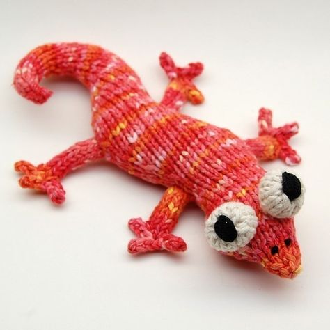 Cute lizard but would neat to do it crochet style newt knit pagtern Lizard Craft, Knitted Amigurumi, Amigurumi Plush, Knitted Animals, Pattern Store, Lizards, Knitting Ideas, Soft Sculpture, Knitted Toys