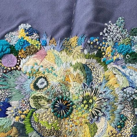 Elizabeth Sullivan on Instagram: "Yes, another one not quite complete! Oh my, so close! I really should devote a week to finishing a few pieces off!" Freeform Embroidery, Embroidery 3d, Embroidered Art, Intuitive Art, Punch Needle Embroidery, Thread Painting, Hand Embroidery Art, Slow Stitching, Embroidery Tutorials