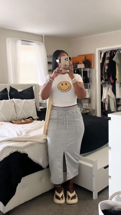 Check out this photo from the_diaries_of_nakiah Casual Modest Summer Outfits, Cute Modest Outfits, Effortlessly Chic Outfits, Classy Casual Outfits, Looks Black, Streetwear Fashion Women, Cute Swag Outfits, Modest Fashion Outfits