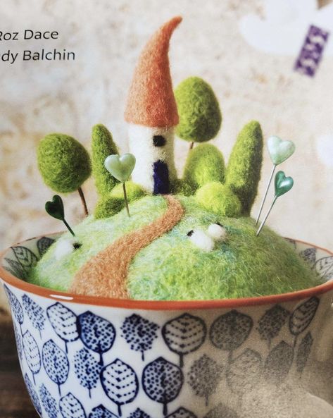 Felted Succulents, Felting Inspiration, Teacup Crafts, Felt Succulents, Felt Mushroom, Needle Felting Diy, Crochet Design Pattern, Needle Felting Projects, Felting Tutorials