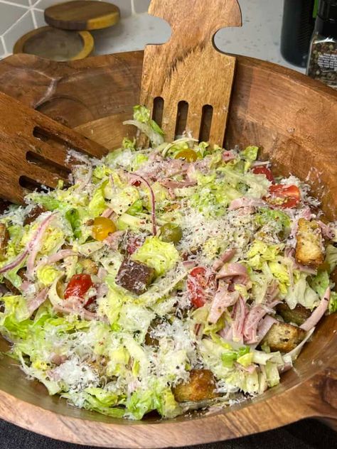 1905 Salad Recipe, 1905 Salad, Croutons Homemade, Best Salad Recipes, Easy Salad Recipes, Salad Side Dishes, Dinner Salads, Salad Dressing Recipes, Fresh Salads