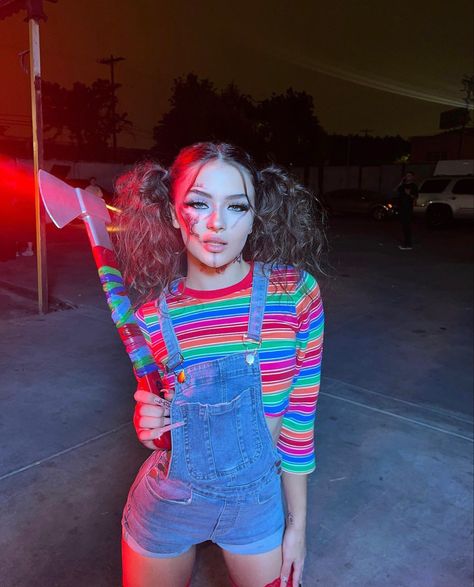 Chic Halloween Costumes, Chucky Halloween Costume, Chic Halloween Costume, Chucky Costume, Chucky Halloween, Horror Halloween Costumes, Classy Halloween Costumes, Modele Fitness, Trio Halloween Costumes