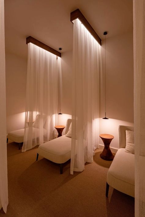 Spa Decor Ideas Estheticians Luxe, Spa Relaxation Room Ideas, Iv Therapy Room Design, Relaxing Spa Room, Facial Spa Room Ideas, Spa Room Design, Spa Relaxation Room, Deco Spa, Spa Massage Room