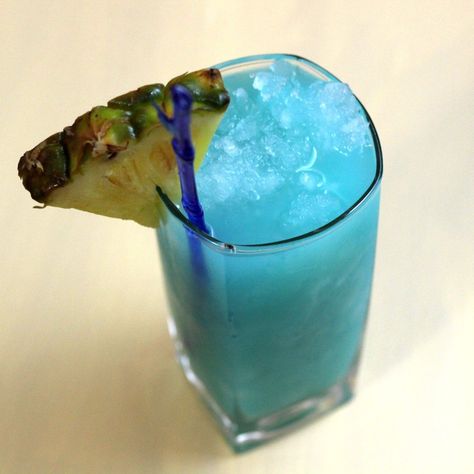 Teal Squeal | Mix That Drink Teal Food Ideas, Wedding Punch, Frozen Drinks Alcohol, Vodka Blue, Teal Party, Blended Cocktail, Fruity Cocktail, Alcoholic Desserts, Fantasy Food