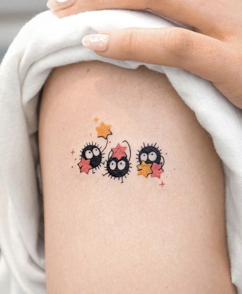 Kodama Tattoo, Tatuaje Studio Ghibli, Lotusblume Tattoo, Studio Ghibli Tattoo, Soot Sprite, Ghibli Tattoo, Kawaii Tattoo, Cute Little Tattoos, Friendship Tattoos