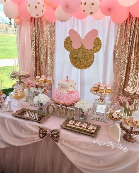 Mini Mouse 1st Birthday Decorations, First Birthday Party Minnie Mouse, Minnie Mouse Birthday Dessert Table, Minnie Mouse Tables, Boho Minnie Mouse Party Outfit, Minnie Mouse Birthday Party Table Decor, Minnie Mouse Outside Party Ideas, Minnie Mouse Princess Party, Minnie Mouse Birthday Pink And Gold