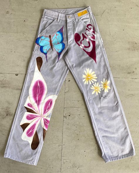 Juliet Johnstone, Custom Jeans Diy, Custom Jeans, Painted Jeans, Painted Clothes, Jeans Diy, Printed Denim, Portfolio Design, Custom Clothes