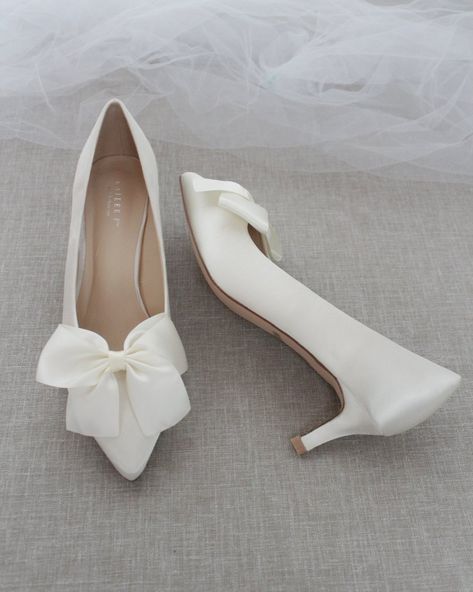 Wedding Shoes Satin, Simple Wedding Heels Brides, Satin White Shoes, Wide Width Bridal Shoes, White Satin Wedding Shoes, Wedding Heels Vintage, Simple Bridal Shoes, Short Wedding Heels Brides, Wedding Shoes Bride Low Heel